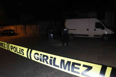 Adana'da Silahli Ve Biçakli Kavga Açiklamasi 2 Yarali