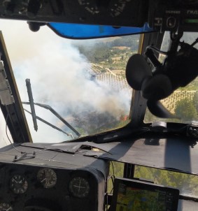 Manisa'daki Orman Yanginina 5 Uçak Ve 8 Helikopter Müdahale Ediyor