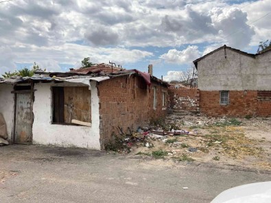 Polis Uyusturucuyu Topraga Gömülü Buldu