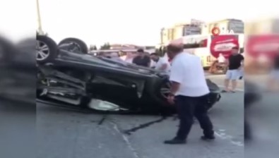 Silivri'de Panelvan Araçla Çarpisan Otomobil Takla Atti Açiklamasi 3 Yarali
