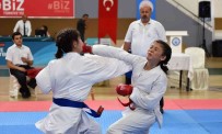 Yildirim'da '15 Temmuz' Karate Sampiyonlari Ödüllerini Aldi