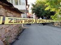 Ankara'da Bosanma Asamasindaki Esini Silahla Yaralayan Sahis Intihar Etti