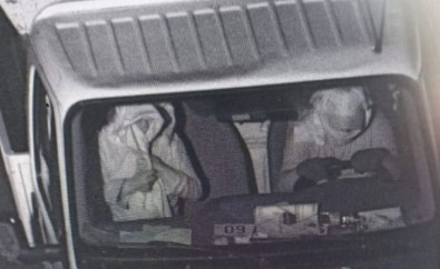 Çaldiklari Araçla Is Yeri Soyan Hirsizlar Pes Dedirtti