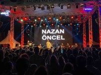 Kadiköy Kalamis Yaz Festivali'nde Nazan Öncel Rüzgari Esti