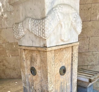 Abdest Bahanesiyle Gelip Camilerin Musluklari Çaldilar