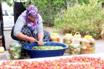 Erzincan'da Kadinlarin Tursu Mesaisi Basladi
