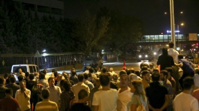 İşte FETÖ'nün 'Mavi Otobüs' gerçeği! Harbiyeliler sivilleri kurşunladı