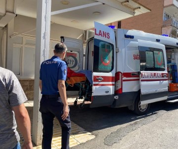 Izmir'de Ayri Yasadigi Esi Tarafindan Vurulan Kadin Yasam Savasini Kaybetti