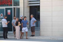 Kiz Kardesini Darp Eden Sahsi 15 Biçak Darbesiyle Öldürdü