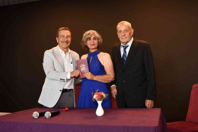 Metin Özögüt Yasam Merkezi Ikinci Baharlarini Yasayan Çiftin Mutluluga Ev Sahipligi Yapti