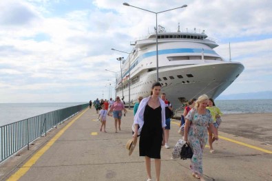 5 Yil Aradan Sonra Ilk Kruvaziyer Gemisi Sinop'a Yanasti