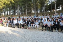 Bakan Kasapoglu Atabey Gençlik Kampi'nda Gençlerle Bulustu