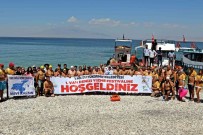 Bayrak Teslimi Için Van'dan Bitlis'e Yüzdüler