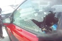 Çekya'da Arabada Birakilan 3 Yasindaki Çocugu Polisler Kurtardi