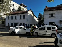 Iki Otomobil Kafa Kafaya Çarpisti Açiklamasi 5 Yarali