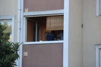 Kendisinden Haber Alinamiyordu, Kizi Ve Komsulari Tarafindan Ölü Bulundu