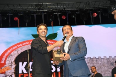 Ugur Aslan Ve Buray Malatyalilari Costurdu