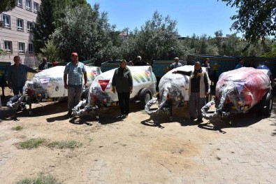 Üreticiler Yüzde 50 Hibe Destekli Tarim Makine Ve Ekipmanlarini Aldi