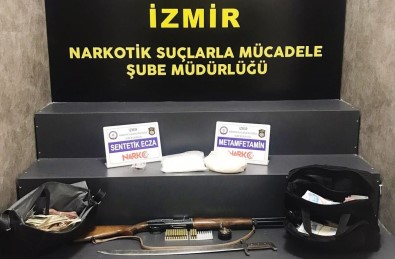 Uyusturucu Taciri Kari-Kocadan 500 Bin Lira Ele Geçirildi