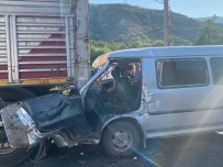 Bilecik'te Tarim Isçilerini Tasiyan Minibüs Kaza Yapti Açiklamasi 1'I Agir 12 Yarali