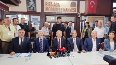 CHP Genel Baskani Kiliçdaroglu, Muhtarlar Ve Vatandaslarla Bulustu