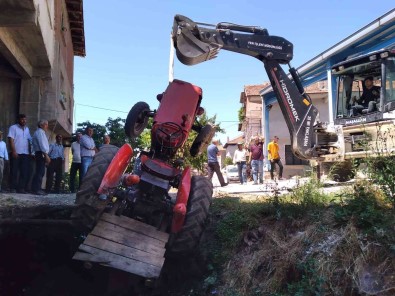 Sindirgi'da Traktör Kazasi Can Aldi