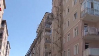 Üsküdar'da bir binada patlama!