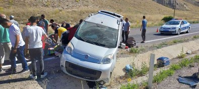 Yoldan Çikan Araç Su Kanalina Girdi; 1 Ölü 5 Yarali