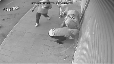 Istanbul'da 2,5 Dakikada 100 Bin Liralik Soygun Kamerada