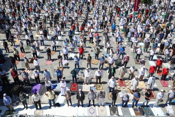 Ayasofya Camii’nin ibadete açılışının ikinci yılı...