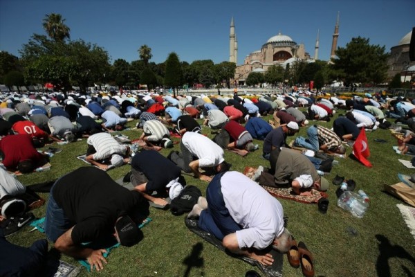 Ayasofya Camii’nin ibadete açılışının ikinci yılı...