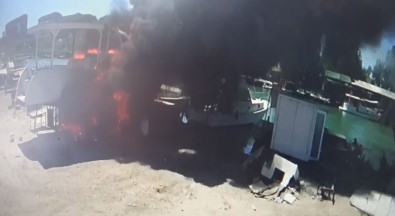 Bakim Için Karaya Çekilen Tekne Alev Alev Yandi, O Anlar Güvenlik Kamerasina Yansidi