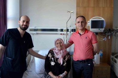 Gögsünü Kaybetmeden Kanserden Kurtuldu