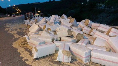 Samsun'da Saman Yüklü Tir Devrildi Açiklamasi 1 Yarali