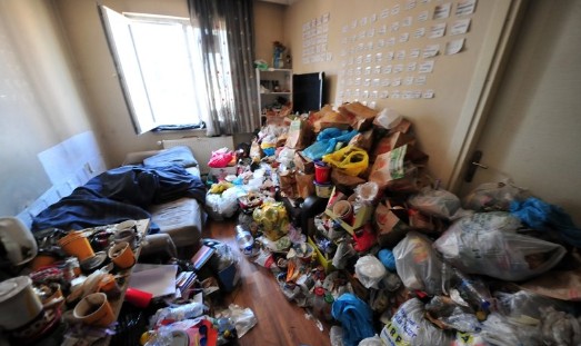 Bursa'daki çöp evde 1 yıl boyunca kilitli kalmış çocuk bulunmuştu! Flaş gelişme...