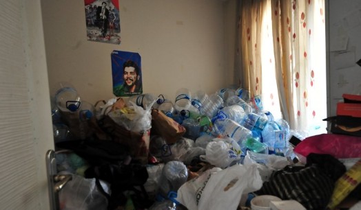 Bursa'daki çöp evde 1 yıl boyunca kilitli kalmış çocuk bulunmuştu! Flaş gelişme...