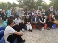 AK Parti Genel Baskan Yardimcisi Leyla Sahin Usta, Esenler'de Gençlerle Bulustu