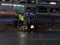 Fatih'te Otomobille Motosiklet Çarpisti Açiklamasi 1 Ölü, 1 Yarali