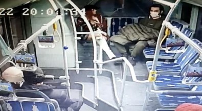 Metrobüste Taciz Iddiasina Kadindan Tekme Tokat Dayak Kamerada