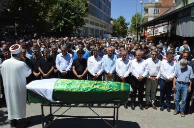 Sanatçi Latif Dogan'in Aci Günü