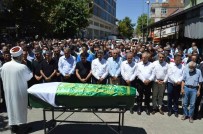 Sanatçi Latif Dogan'in Aci Günü