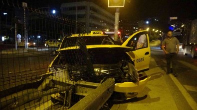 Taksiyle Çarpisan Araç Kaza Yerinden Kaçti