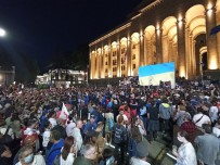 AB'den Aday Ülke Statüsü Alamayan Gürcistan'da Hükümet Karsiti Protestolar Sürüyor
