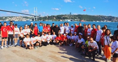 Demokrasi şehitleri için koştular! 251 şehit uğruna vatan koşusu!