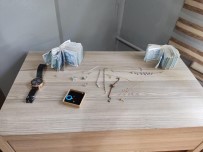 Dügüne Giden Akrabalarinin Evinden 510 Bin TL Degerinde Altin Ve Döviz Çaldilar
