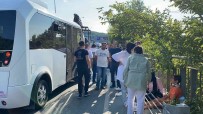 Sariyer'de Içi Yolcu Dolu Minibüsle Cip Çarpisti Açiklamasi 10 Yarali