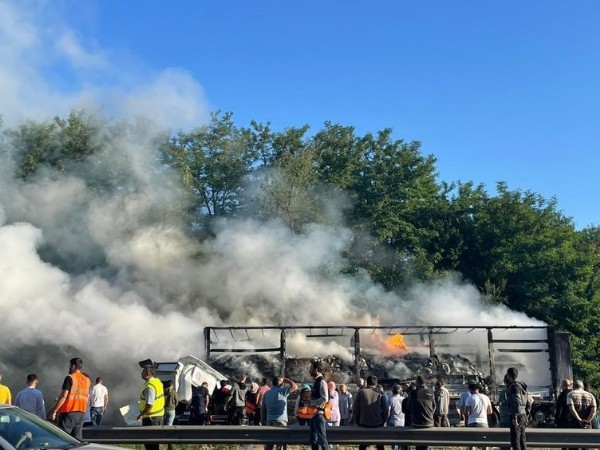 Anadolu Otoyolu’nda korkunç kaza: Sürücü yanarak öldü!