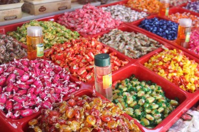 Bayram Sekerleri Tezgahlardaki Yerlerini Aldi