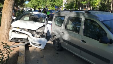Elazig'da Zincirleme Trafik Kazasi Açiklamasi 3 Yarali