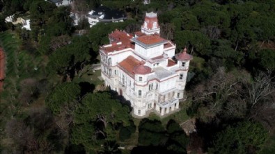 Kadıköy'deki 'Perili Köşk'ün fiyatı dudak uçuklattı! Eritilen altınlarla yapıldı